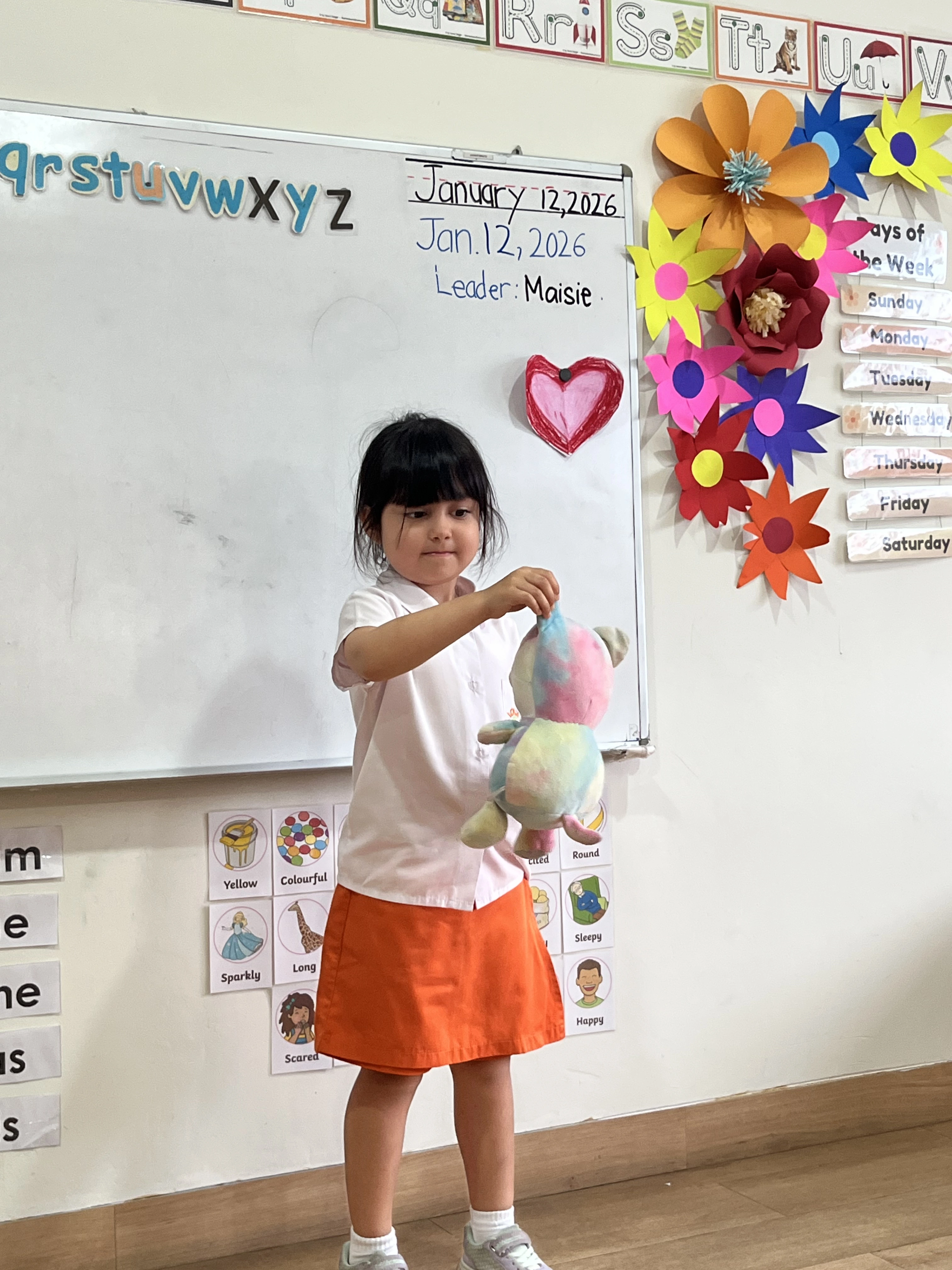 🌟 Building Essential Skills: Show and Tell in Lollypop Preschool's Early Years Program - Photo 3